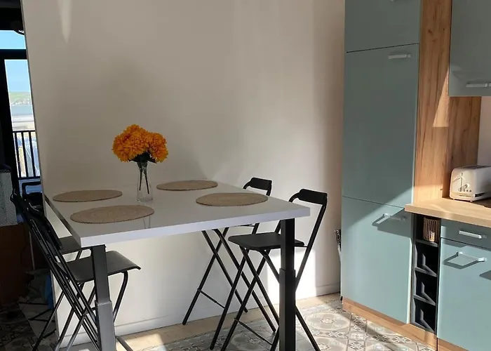 Hébergement de vacances Valentine Terrasse Vue Mer&falaises *