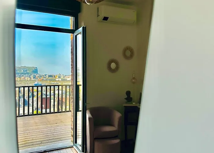 Valentine Terrasse Vue Mer&falaises Hébergement de vacances